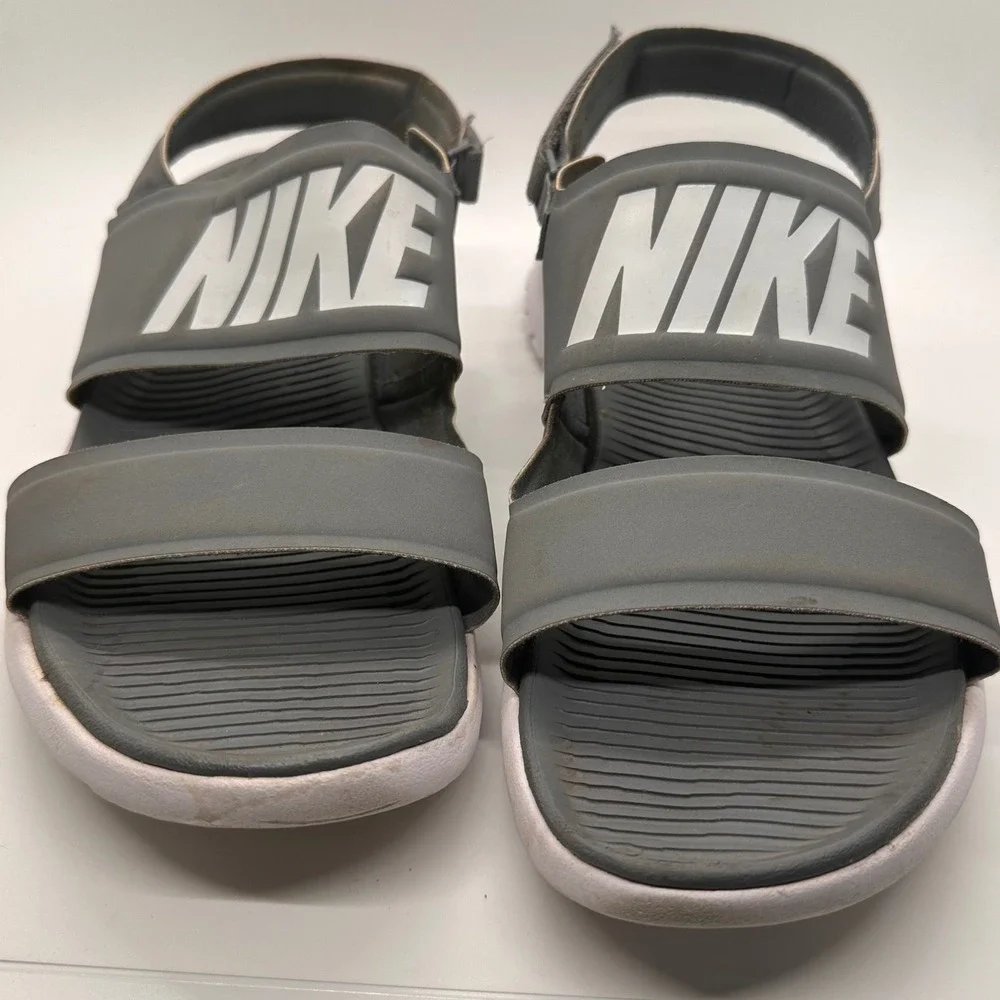 Nike‎ Women's Sandals Size 10 Gray White Athleisure Comfort Slides Casual Shoes